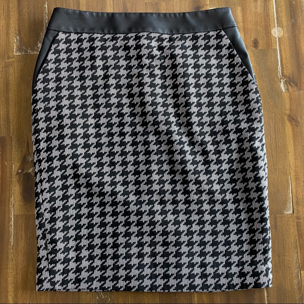 Express Houndstooth Pencil Skirt